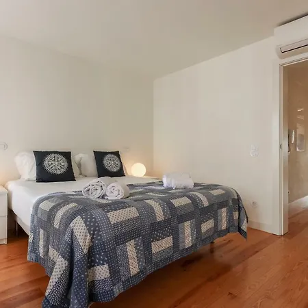 Principe Real T.m. Flat Charming View شقة